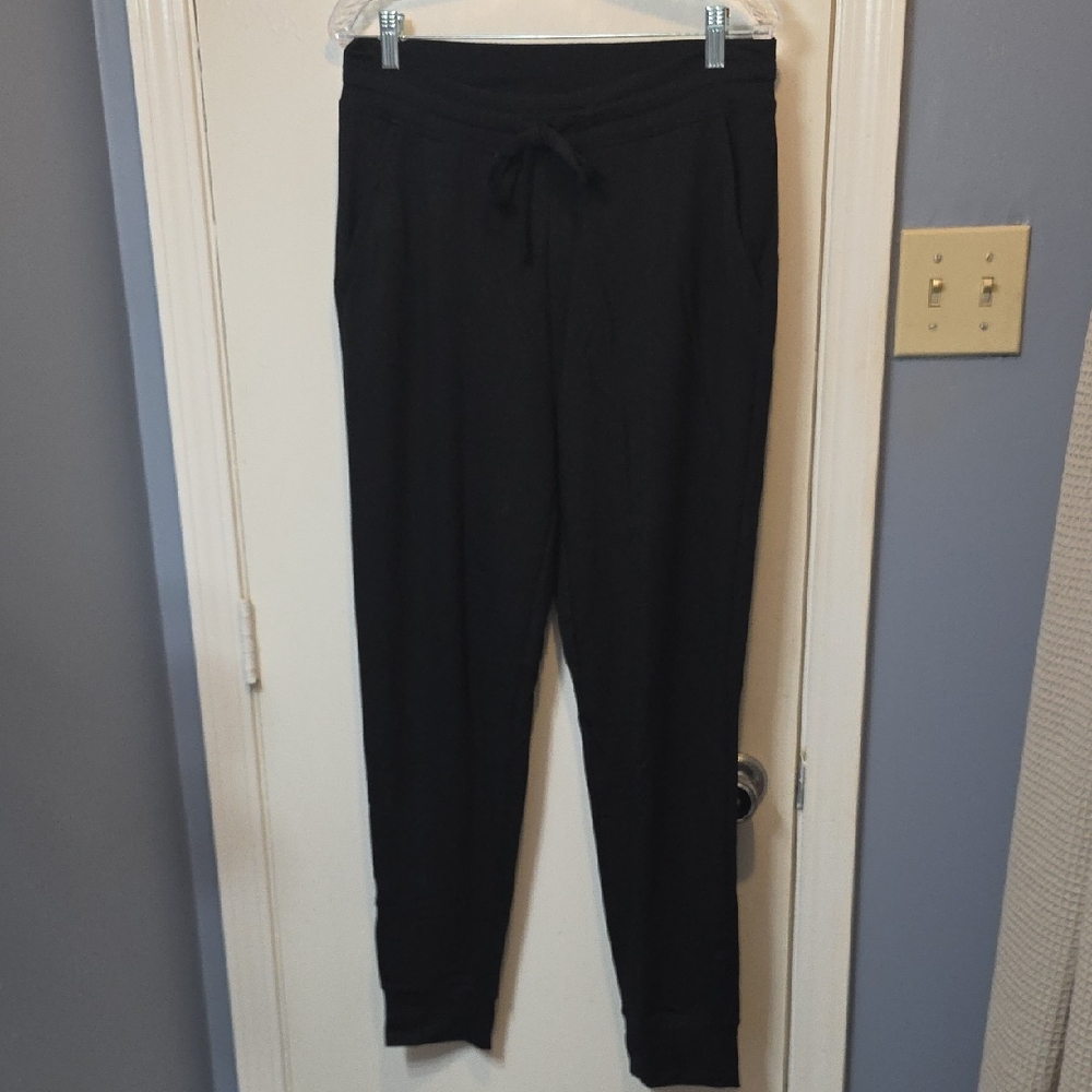HUE Black High Rise Joggers